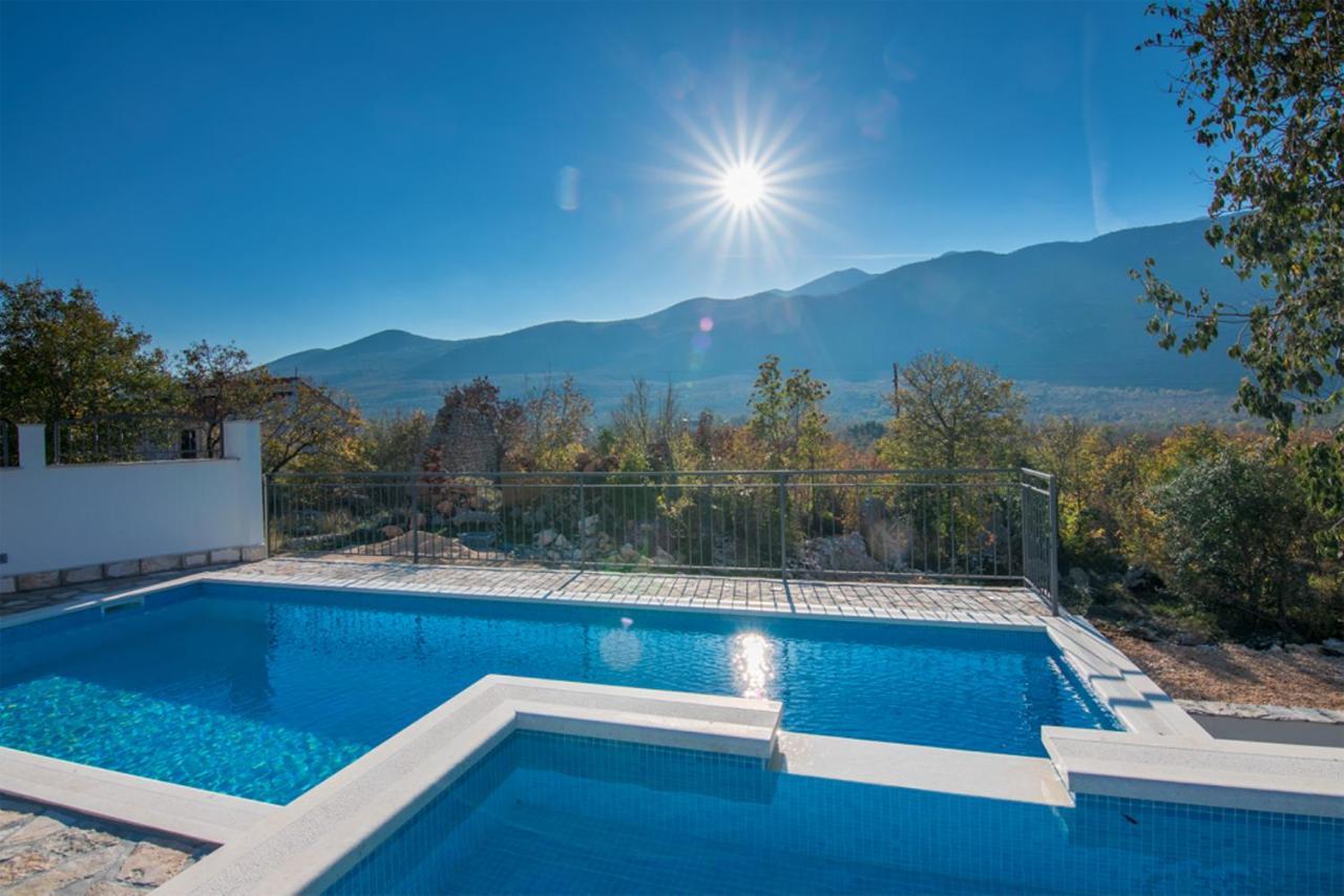 Dvori Stipanovi With Heated Pool And Jacuzzi Villa Donje Rascane Exterior photo